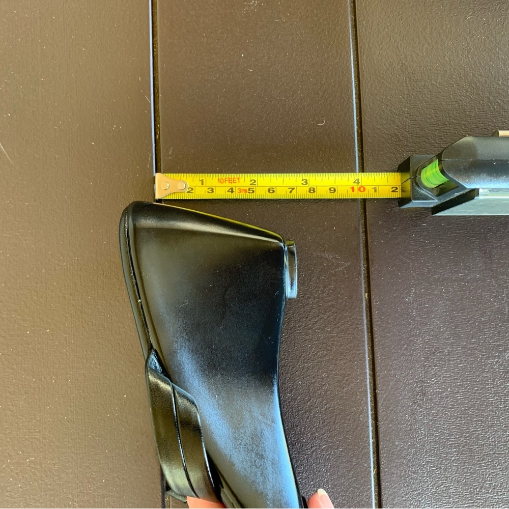 Italian Shoemakers Made In Italy Black Wedge Sandals Size 7 1/2 M Silver Accents - Picture 11 of 11